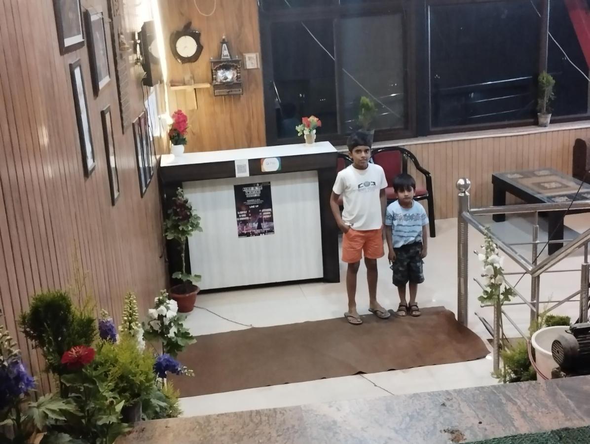 Green View Resort New Tehri Exteriör bild